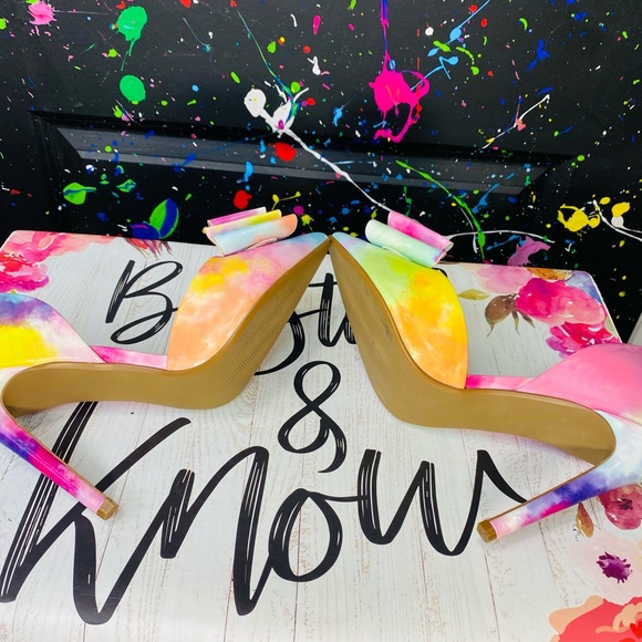 Betsey Johnson pastel heels- vintage look - Picture 5 of 7